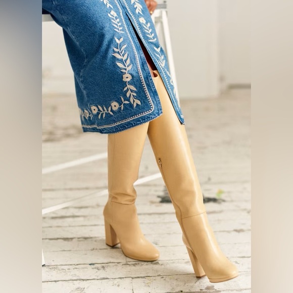 Sezane Eloane Skirt Light Blue Embroidery - Size 6 - Picture 4 of 7